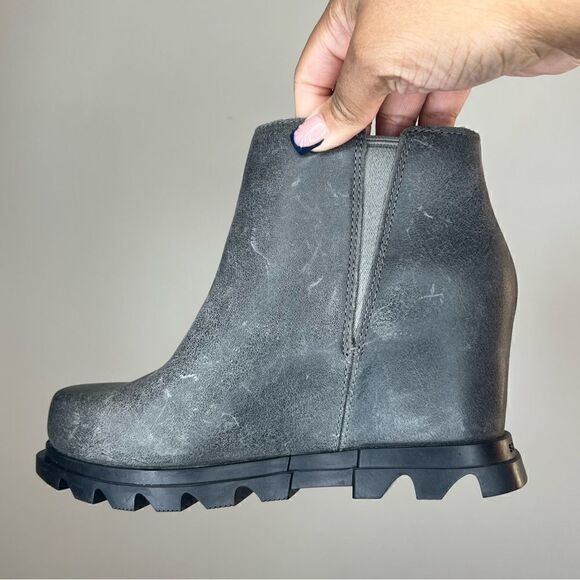 Sorel Quarry/Black Woman’s Joan of Arctic Leather Waterproof Wedge III Zip Boots - Picture 9 of 16